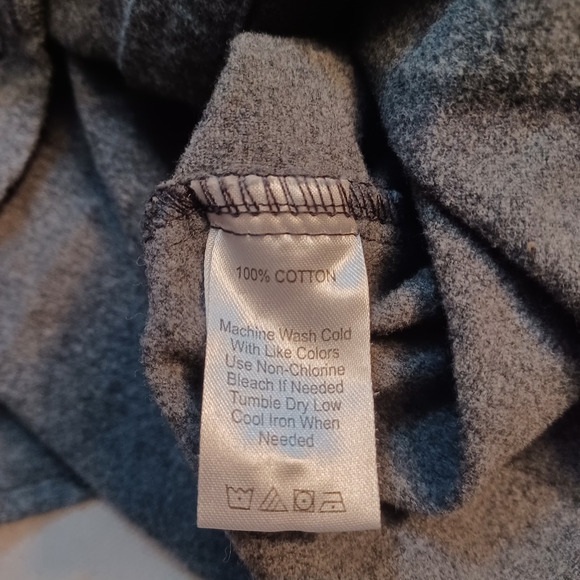 Legendary Whitetails Flannel Shirt with Hunting Motifs Women's Size Medium - Picture 6 of 10